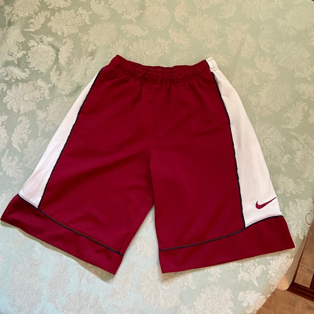 HOST PICK⭐️Men’s Nike Dri-Fit Athletic Shorts Sz M
